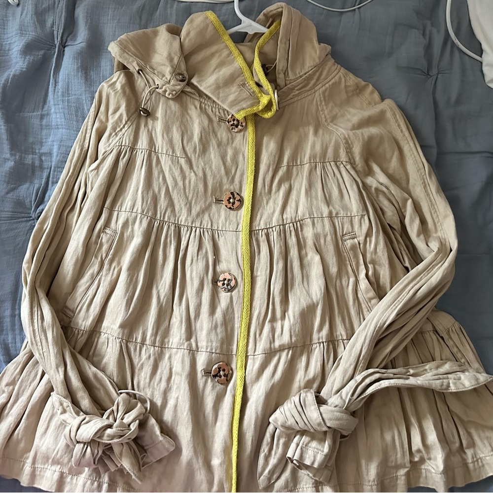 Stylish Beige Women's Jacket